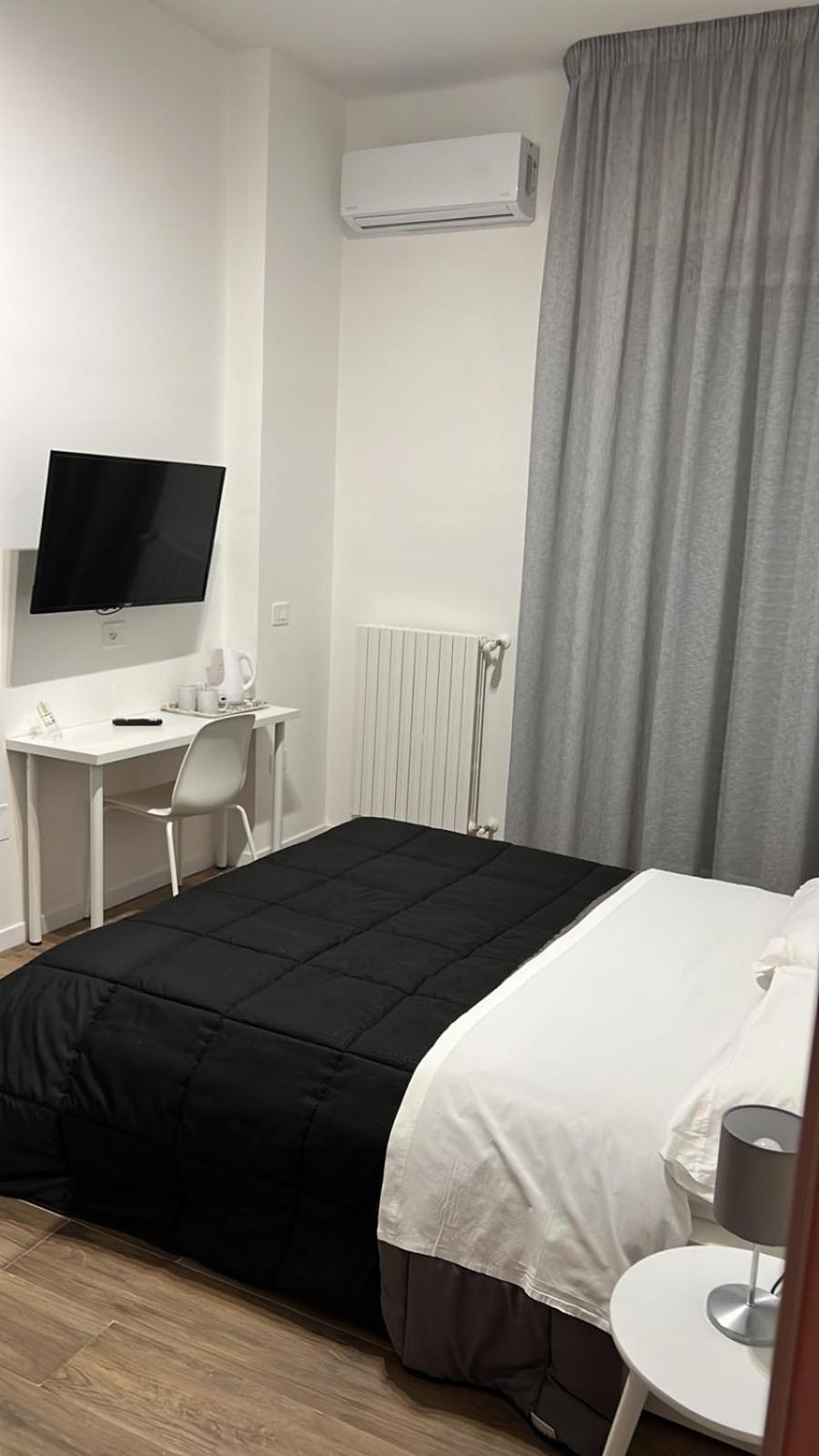 Business Home Piazza Cesare Battisti B&B Residence Фоджиа Экстерьер фото